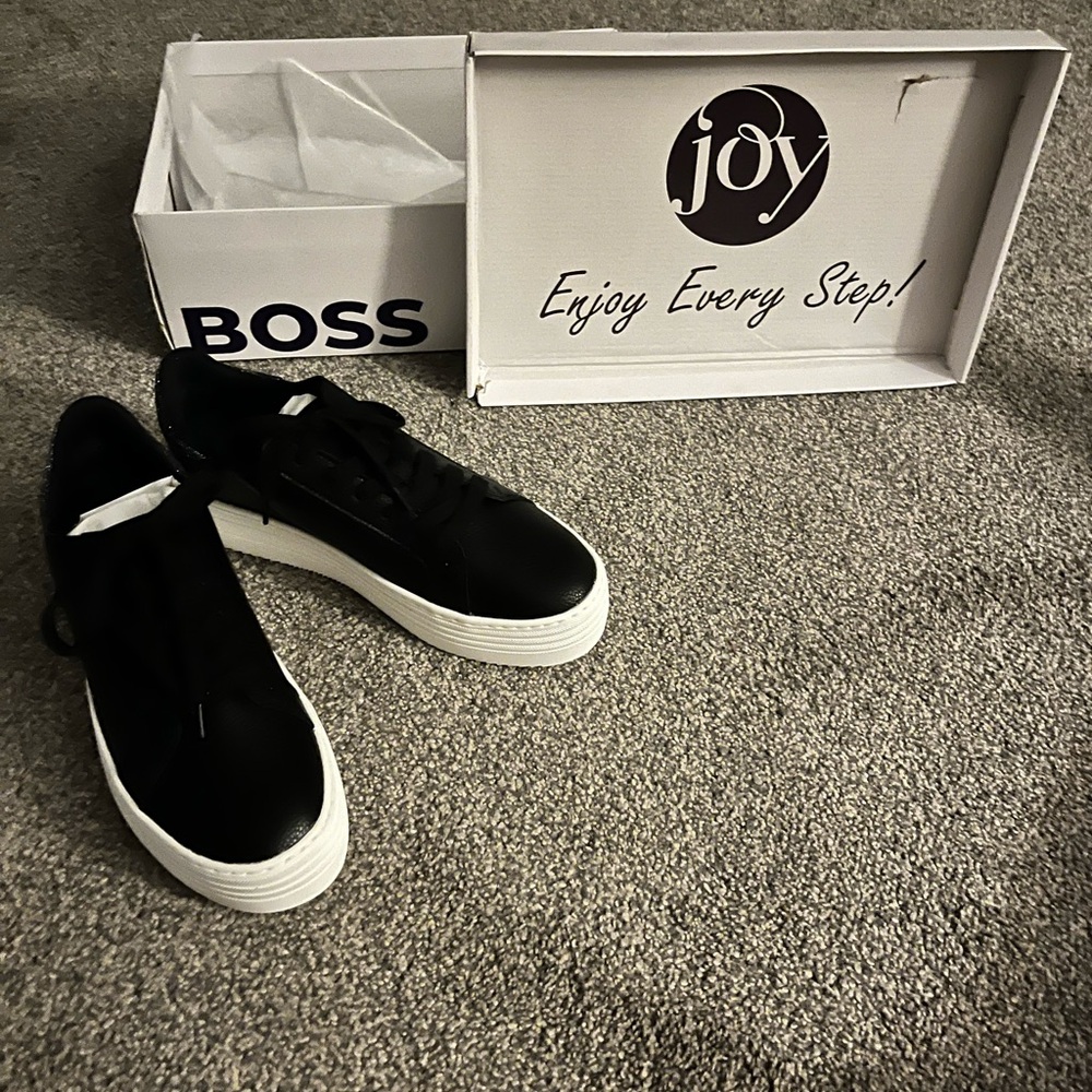 NEW Joy Mangano Clean Boss Sneakers Size 8
